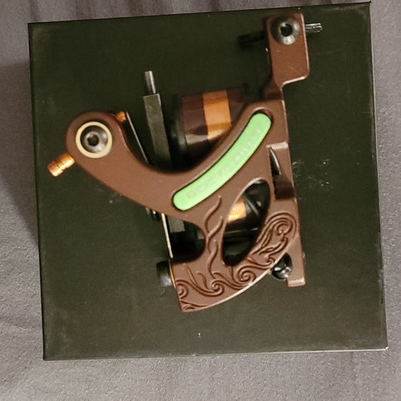 #41) Tattoo Guns - Picture 1 of 10